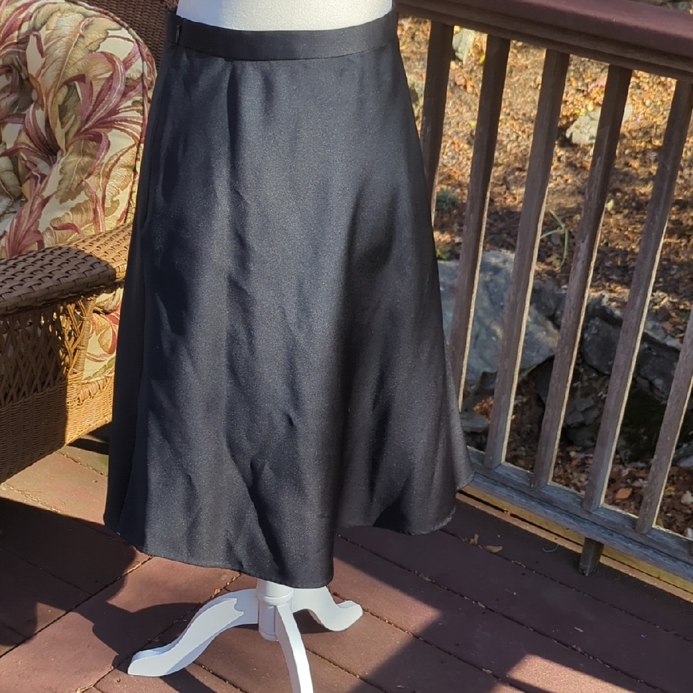 Bloomingdale's Classic Black A-Line Skirt - Picture 4 of 4